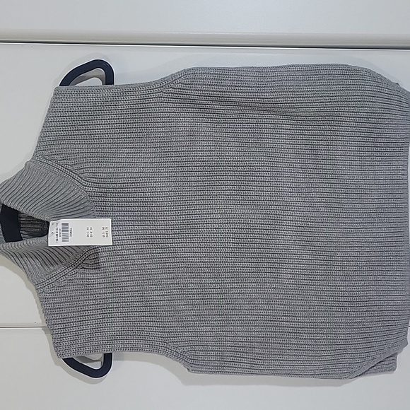Abercrombie & Fitch  Knit Sleeveless Sweater/Vest Size XS - Picture 1 of 10